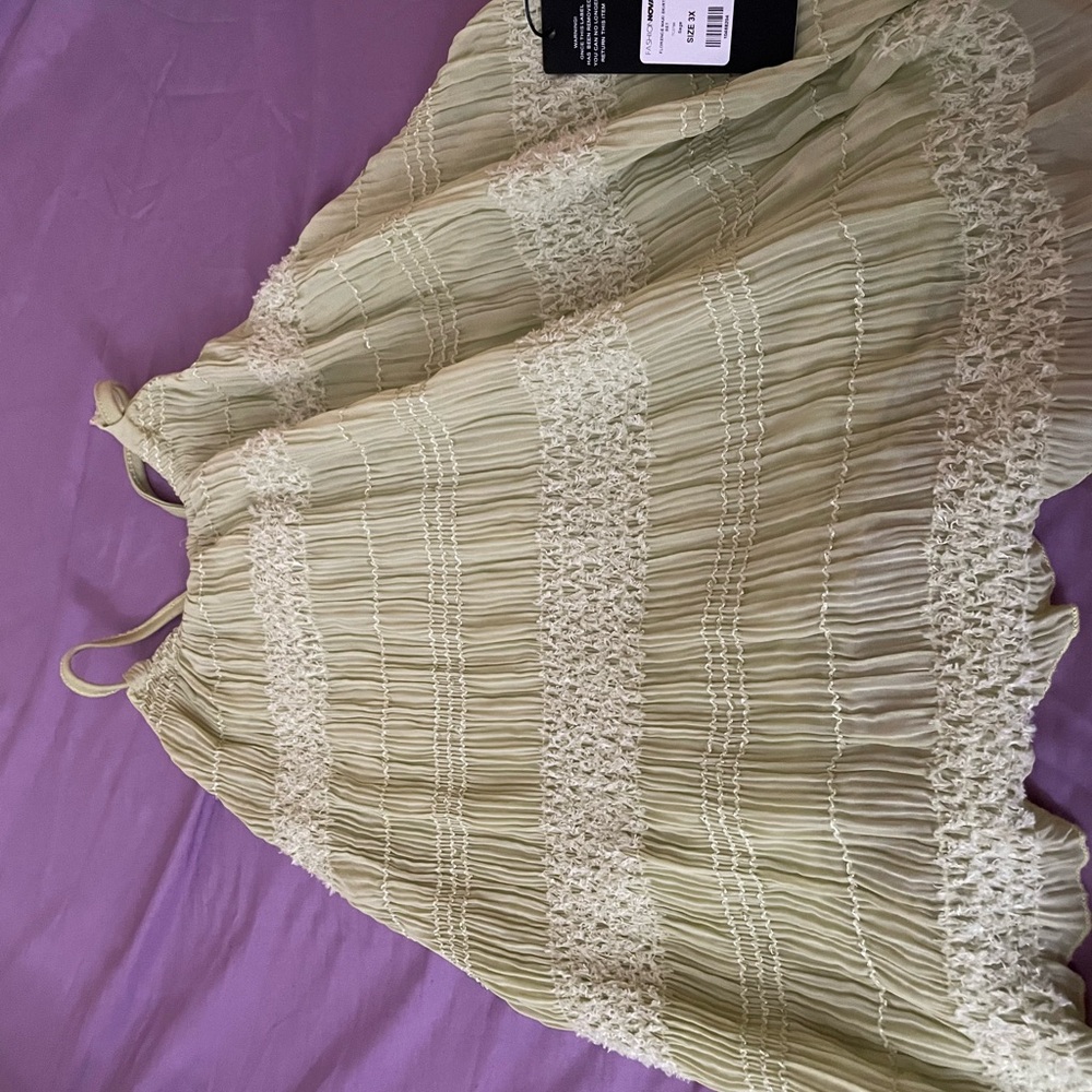 Elegant Green Women's Skirt and Top Set